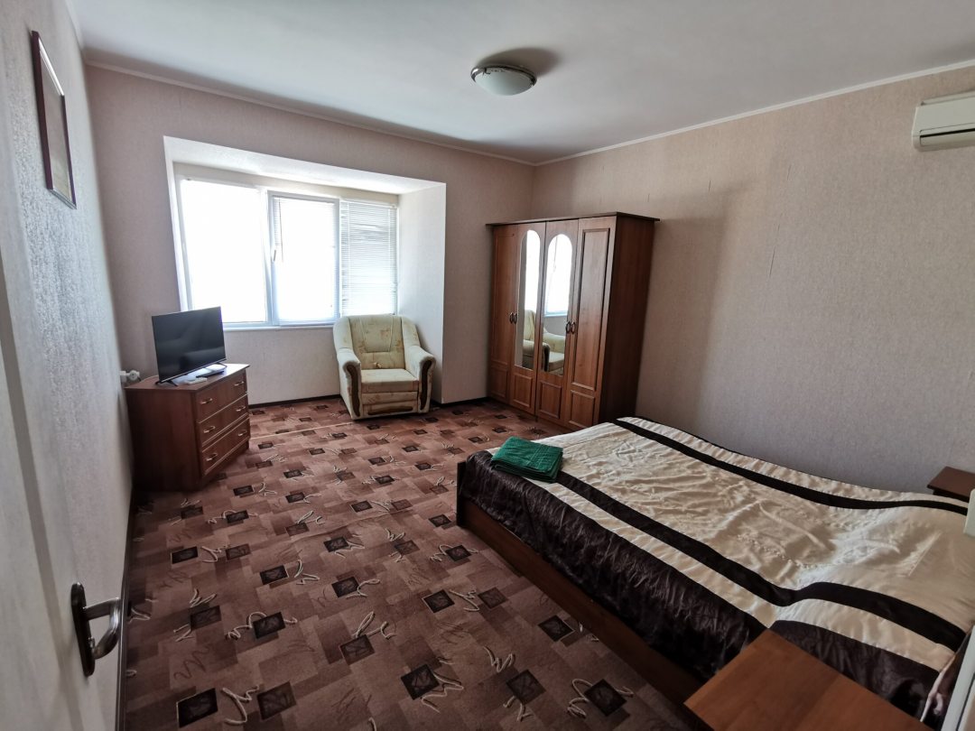 Шестиместный (2-комнатный) гостевого дома Солнечный, Судак