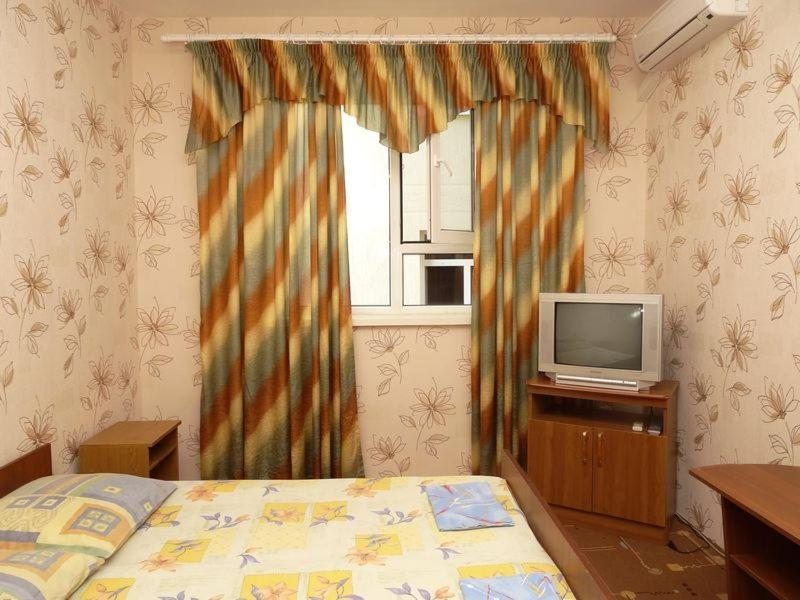 Двухместный (Двухместный номер с 2 отдельными кроватями) гостевого дома Таисия на ул. Роз, Витязево