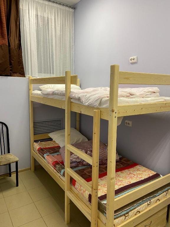 Четырехместный (Кровать в общем 4-местном номере для мужчин и женщин) мини-гостиницы Космонавт, Череповец