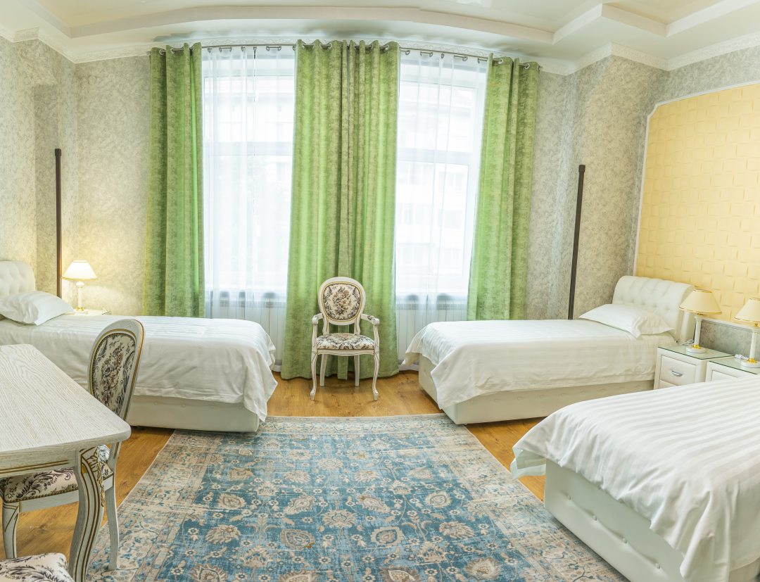 Трехместный (С тремя раздельными кроватями) отеля Гранд отель Алтай, Горно-Алтайск