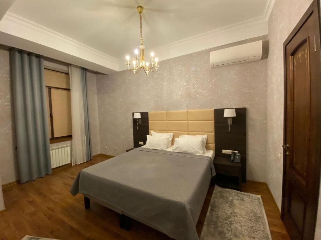 Двухместный (Улучшенный двухместный номер с 1 кроватью или 2 отдельными кроватями) отеля Hotel, Махачкала