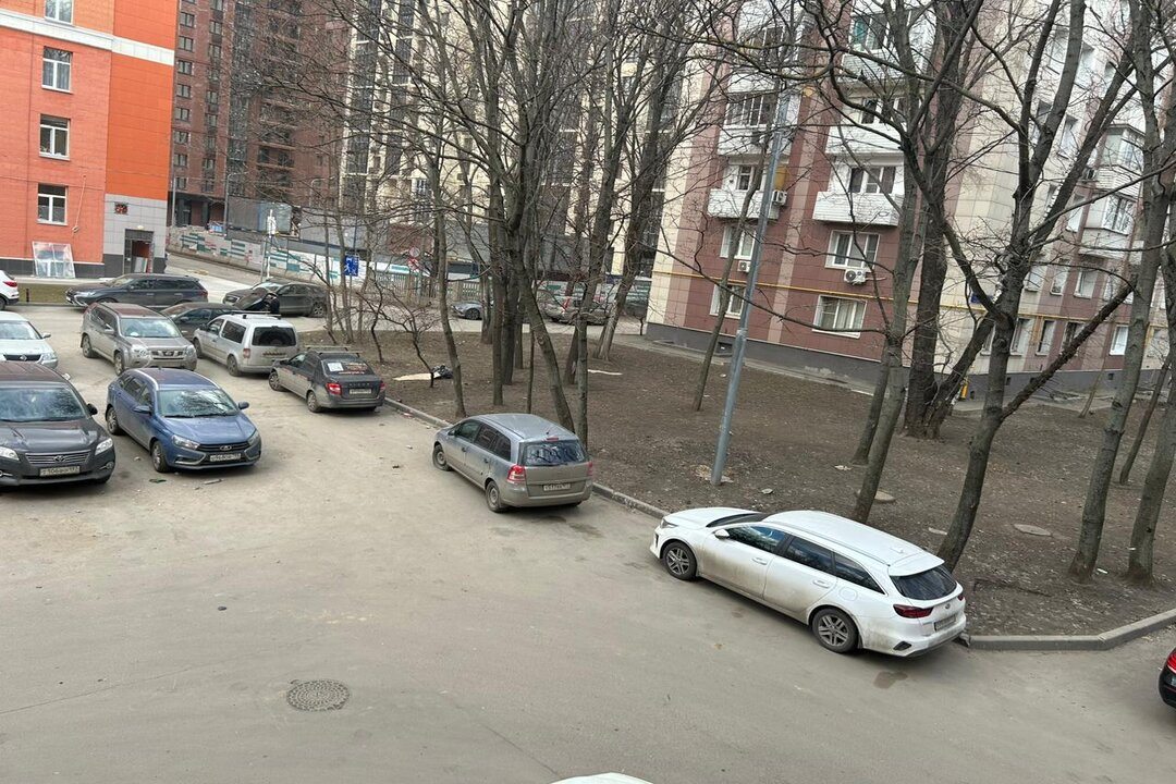 Общая парковка, Комплекс апартаментов ВОСТОК