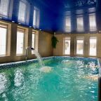 Бассейн с подогревом, Гостевой дом Слобода