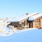 Шестиместный (Домик у озера), Гостевой дом Слобода