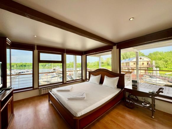 Фотография номера гостиницы Яхт-клуб Фрегат