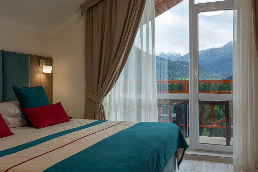 Двухместный (Люкс с панорамным видом на горы) гостиницы АМРА, Архыз