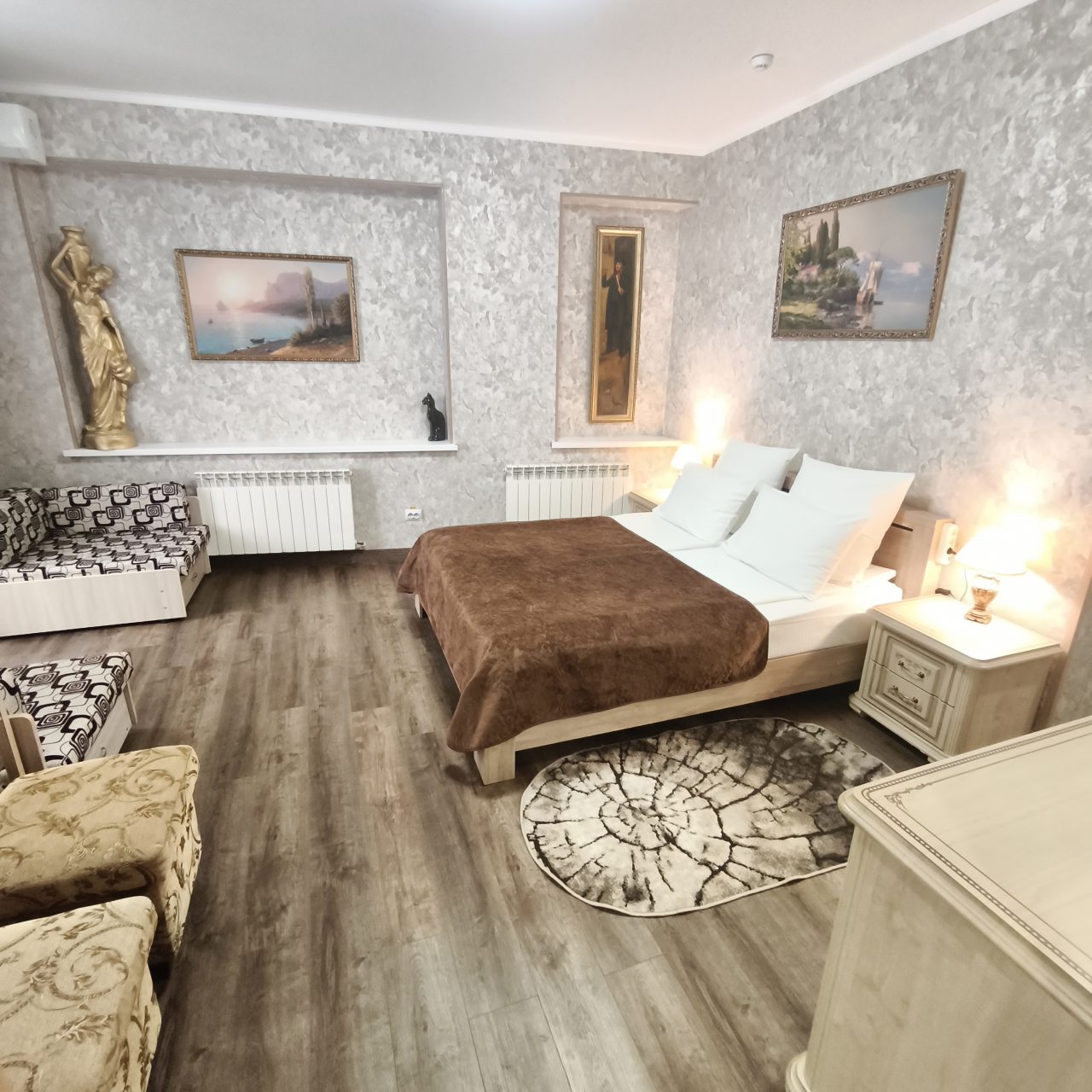 Семейный (Двухместный номер с двуспальной кроватью (светлый) с возможностью двух дополнительных мест), Отель Викинг