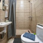 Двухместный (С двумя односпальными кроватями и собственной ванной комнатой), Мини-отель Goldie Home