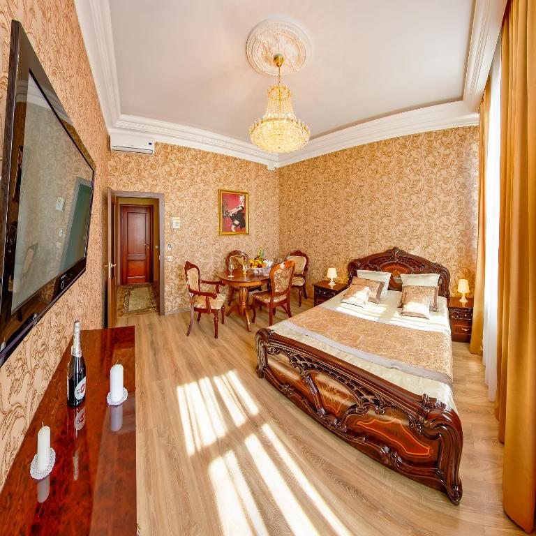 Двухместный (Двухместный номер Делюкс с 1 кроватью) отеля GOLDEN PALACE, Санкт-Петербург