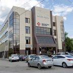 Парковка автомобилей служащим гостиницы, Отель Нова