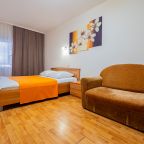 Двухместный (С двуспальной кроватью и балконом №4), Мини-отель WOW Апартаменты Шелковый Путь