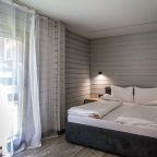 Апартаменты (Папин дом), Отель Forest эко