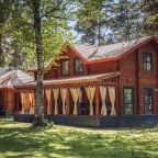 Апартаменты (Папин дом), Отель Forest эко