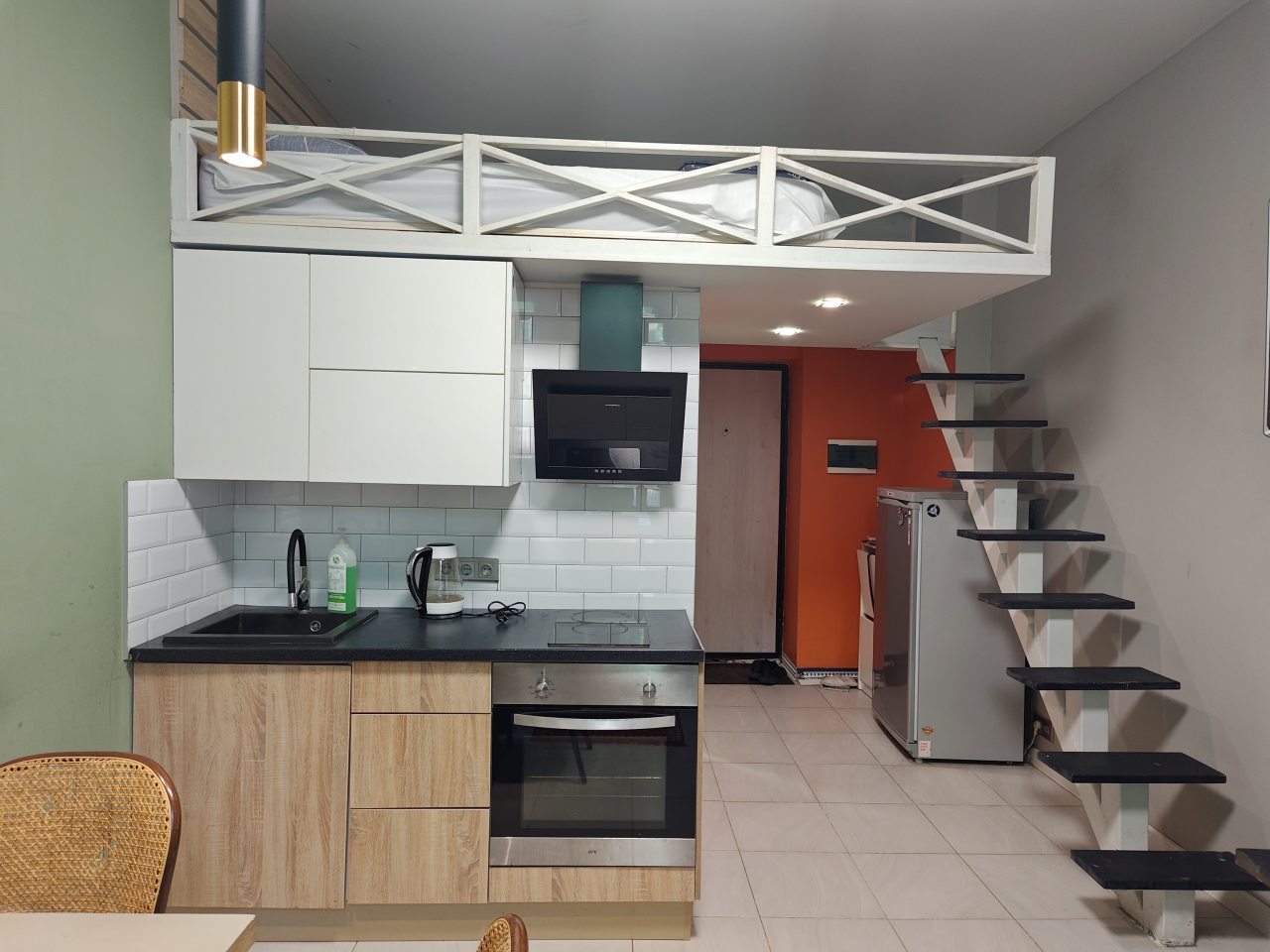 Студио (Студия Orange), Апарт-отель Loft на Окружной