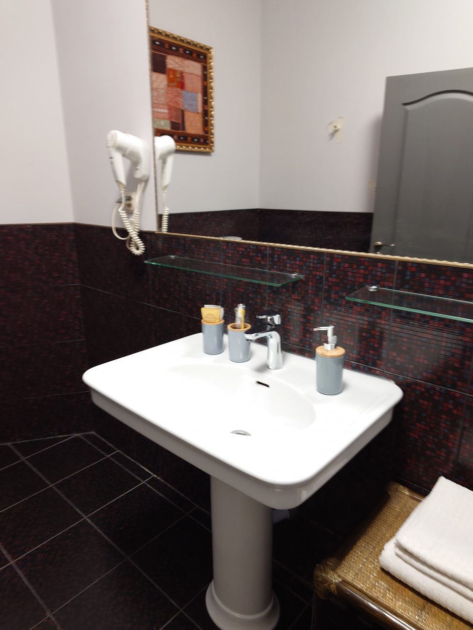 Апартаменты (Двухкомнатный номер с гостиной и видом во двор), Гостевые комнаты на Невском 47