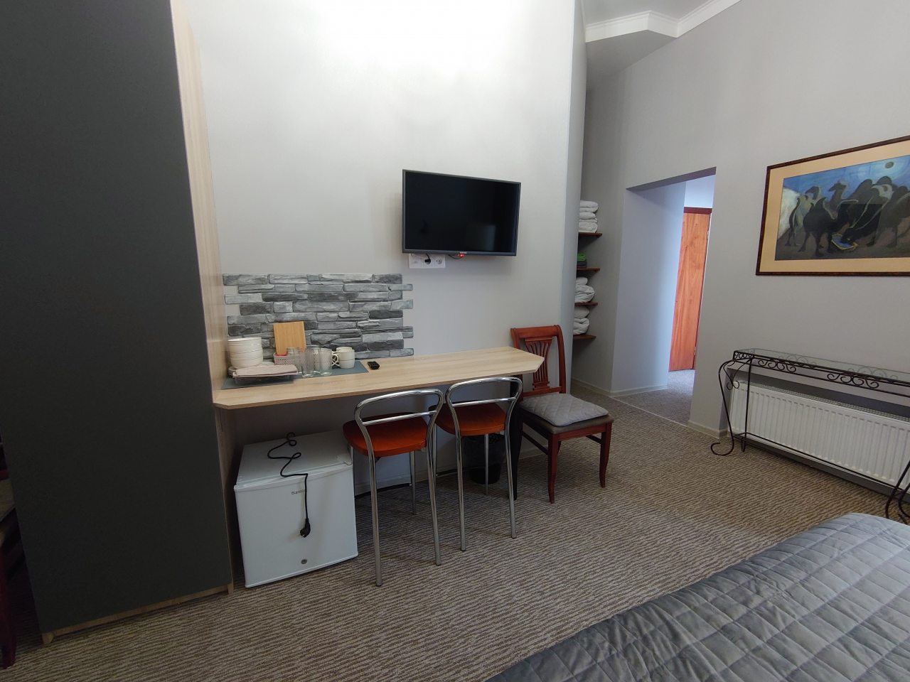 Апартаменты (Двухкомнатный полулюкс с камином), Гостевые комнаты на Невском 47