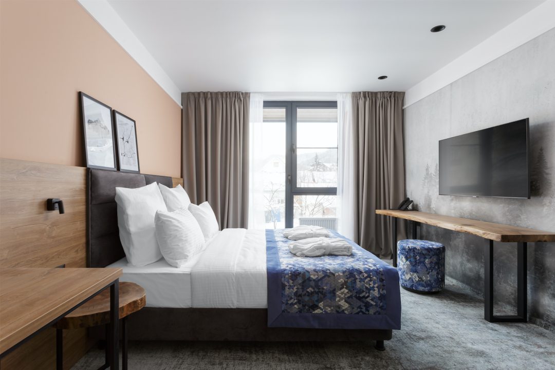Двухместный (Двухместный номер Делюкс с 1 кроватью и балконом) отеля Country Hills Resort, Эсто-Садок