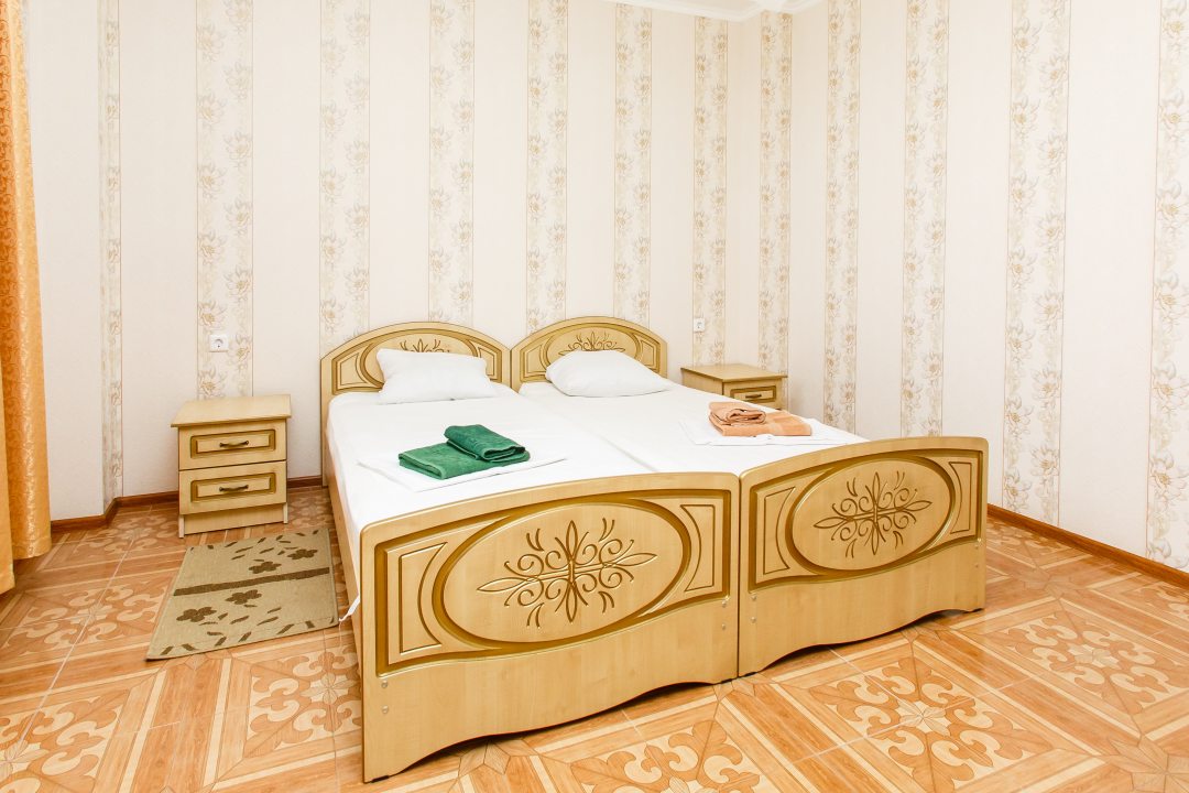 Двухместный (Двухместный номер с двумя односпальными кроватями) гостевого дома Версаль 2, Адлер