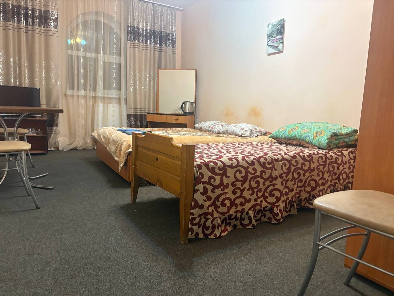 Трехместный, Гостиница Арго