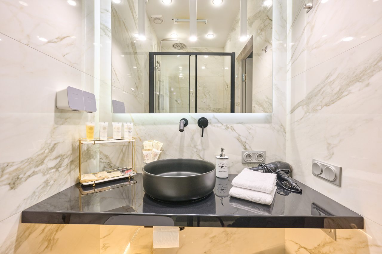 De Luxe (Улучшенный номер с кроватью размера «king-size»), Отель Питер