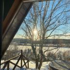 Панорамный вид, Загородный отель Шале у воды