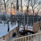 Объект находится в лесу, Загородный отель Шале у воды