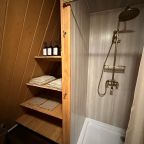 Шале (Высокое  с горячей купелью на 3 человек.), Загородный отель Шале у воды