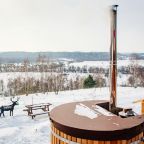 Шале (С горячей купелью на 3 человек), Загородный отель Шале у воды