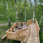 Шале (Дом на дереве с горячей купелью на 2 человек), Загородный отель Шале у воды