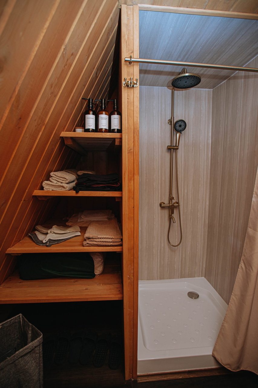 Шале (ДОМ №12 ВЫСОТНЫЙ ДОМ А-ФРЕЙМ), Глэмпинг На краю земли