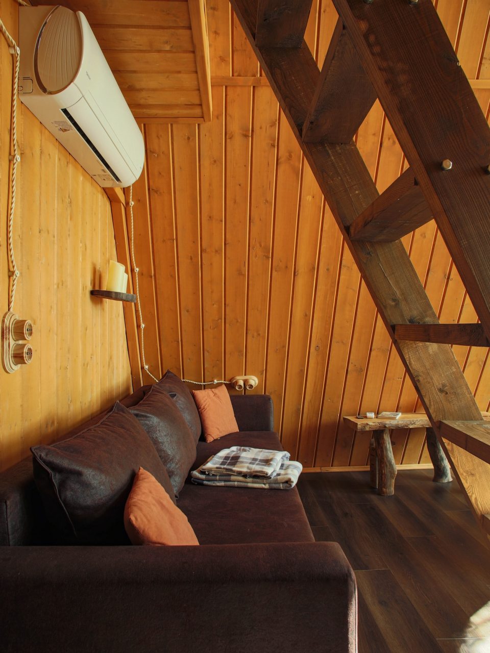 Шале (ДОМ №12 ВЫСОТНЫЙ ДОМ А-ФРЕЙМ), Глэмпинг На краю земли