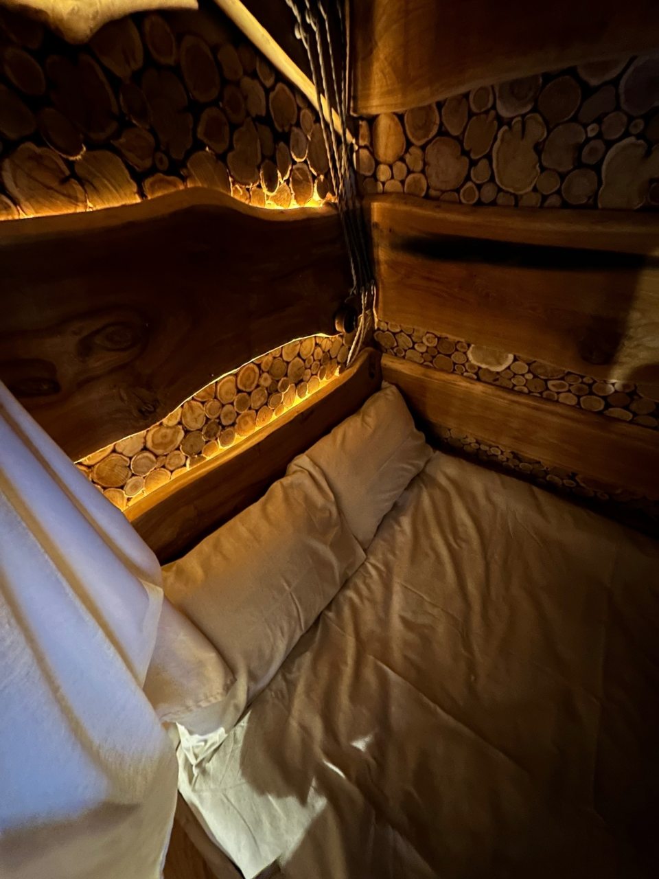 Шале (ДОМ №14 ГОСТЕВОЙ АМБАР), Глэмпинг На краю земли