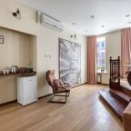 De Luxe (Делюкс с видом на Невский проспект(РЕМОНТ ФАСАДА до 01.10.25)), Отель АпартПейдж Невский