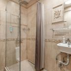 De Luxe (Делюкс с видом на Невский проспект(РЕМОНТ ФАСАДА до 01.10.25)), Отель АпартПейдж Невский