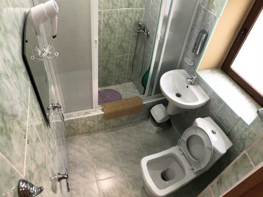 Собственная ванная комната, Отель Фламинго