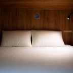 Двуспальная двухярусная кровать 140х200 в 6-ти номере.