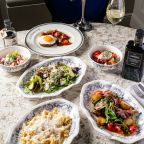 Доставка еды и напитков в номер, Отель Поинт Академиа