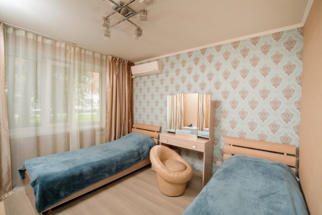 Двухместный (Стандарт с 2 раздельными кроватями) мини-отеля AUROOMS, Новокузнецк
