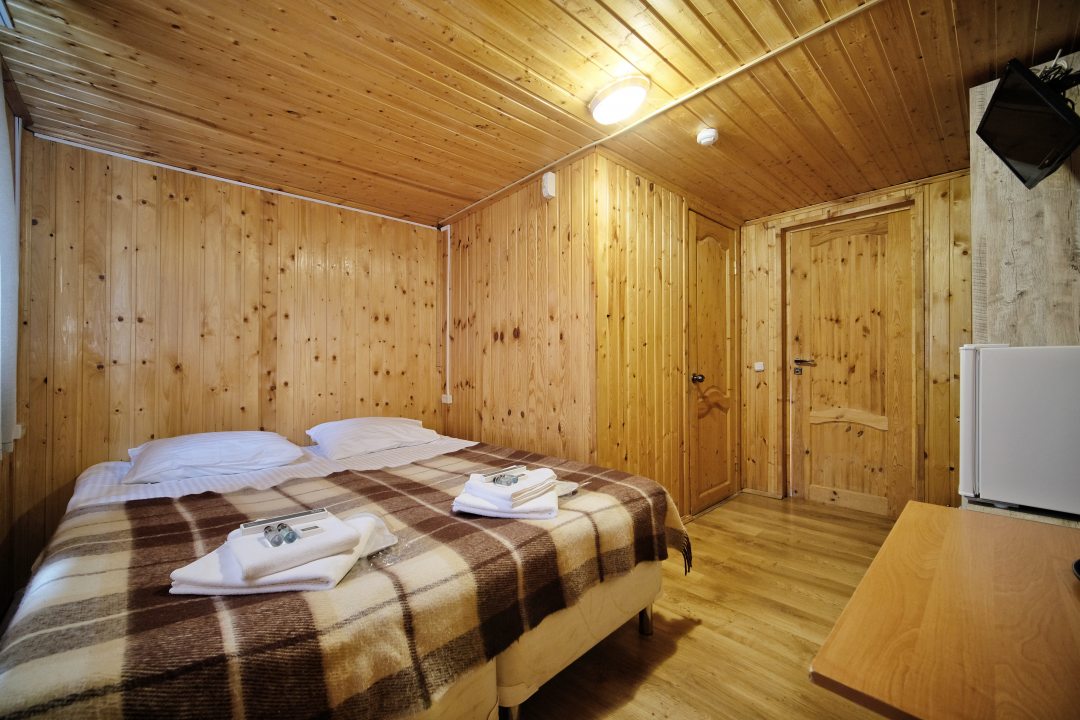Двухместный (Стандартное шале) гостиницы Allure Lodge, Архыз