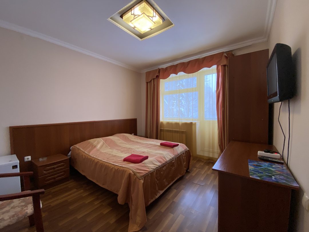 Двухместный (Номер с 1 двуспальной кроватью) мини-отеля Эльбрус, Домбай