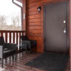 Терраса, закрытая мягкими окнами. Выход из бани на улицу