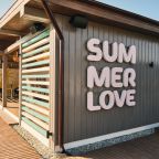 Оборудованный клубный пляж «Summer Love» с бассейном, Загородный отель Horseka resort