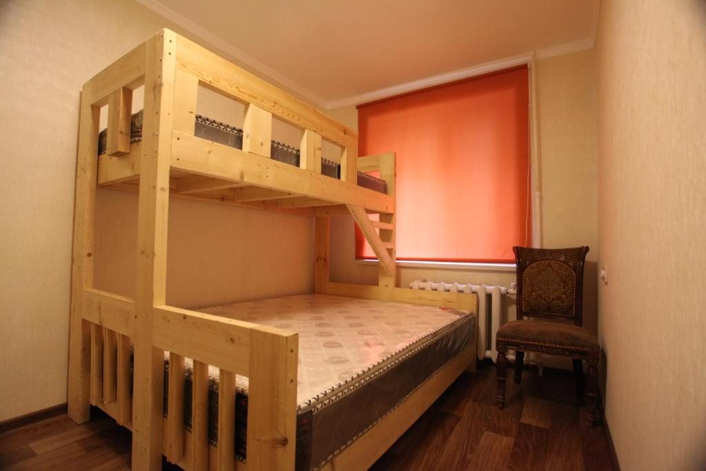 Трехместный (Номер с двухъярусной кровати) хостела на Кроноцкой, Петропавловск-Камчатский