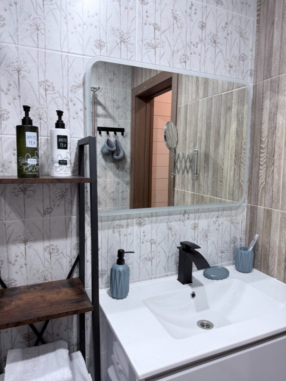 Двухместный (Горный приют для души), Отель Нарния