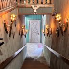 Лестница на 2-ой этаж в главном корпусе