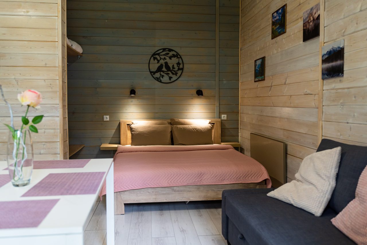 Коттедж (Шале для влюбленных.. в горы), Отель Нарния