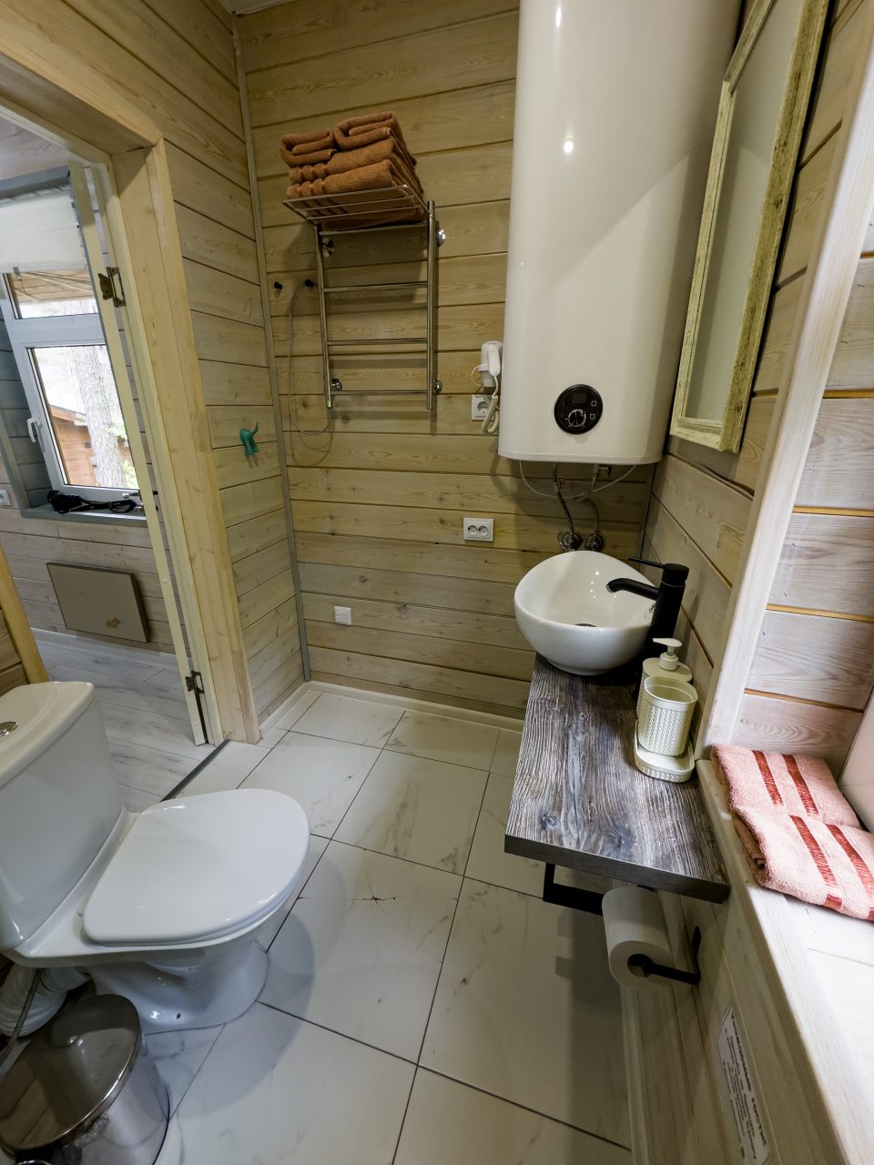 Коттедж (Шале для влюбленных.. в горы), Отель Нарния