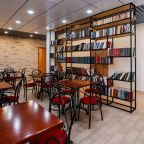 Фото библиотеки отеля