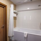 Двухместный (LUX), Отель Central City