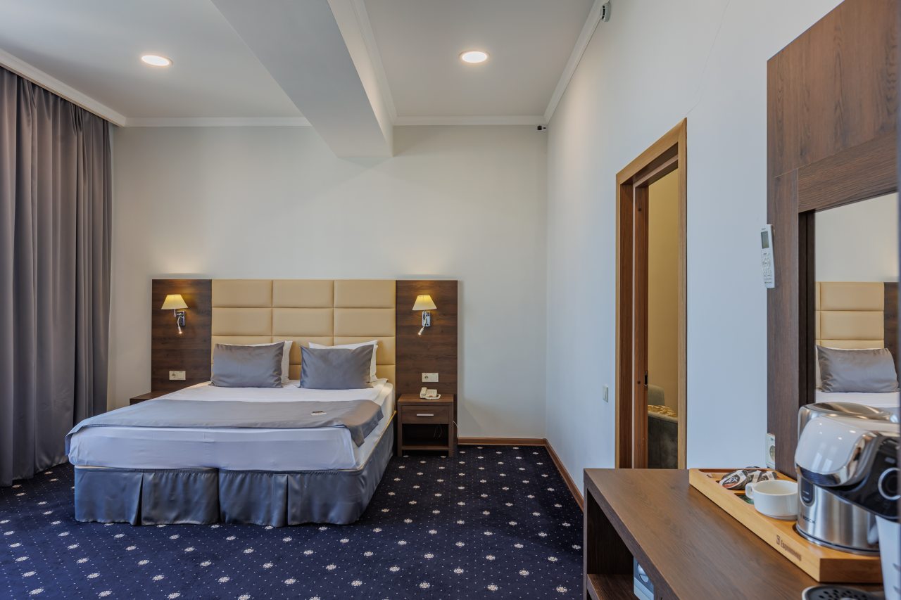 Двухместный (Senior Suite with balcony), Отель Central City
